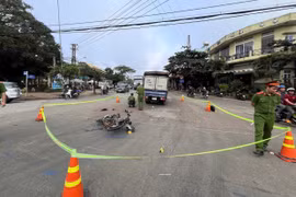 Tìm nhân chứng vụ tai nạn giao thông khiến 1 người tử vong ở ngã tư Lâm nghiệp