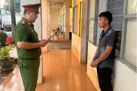 Khởi tố kẻ giả vờ mua xe máy, xin đi thử rồi bỏ chạy