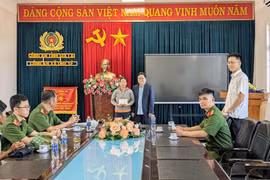 Nhặt được 58 triệu đồng, người phụ nữ ở Gia Lai mang trả cho người đánh rơi