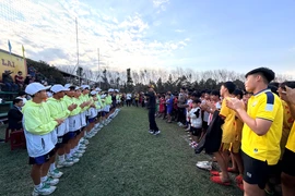 12 đội bóng tham gia Festival Bóng đá trẻ quốc tế