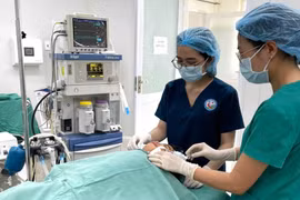 Gia Lai: 2 cháu bé vụ xe máy tông vào quán tạp hóa đã qua cơn nguy kịch