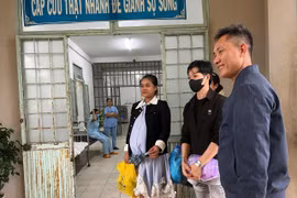 Thai phụ đã được cứu hộ vượt lũ đến bệnh viện 