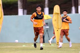 Hoàng Anh Gia Lai đôn 4 cầu thủ trẻ lên đội 1.