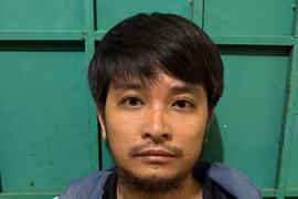 Tạm giam chủ quán karaoke vì bắt giữ người trái pháp luật