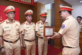 Cảnh sát Giao thông Gia Lai được khen về thành tích đột xuất trong thực hiện nhiệm vụ A80