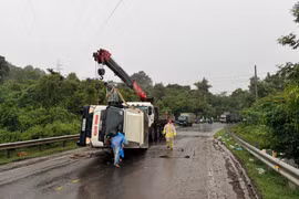 Đèo Chư Sê bị phong tỏa tạm thời 