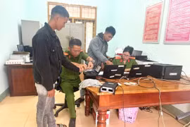 Công an Gia Lai hỗ trợ người dân thực hiện định danh điện tử