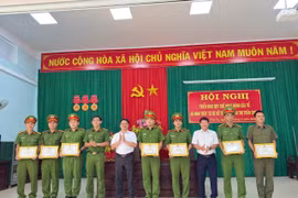 Công an thị trấn Chư Ty bắt quả tang 4 đối tượng đánh bạc