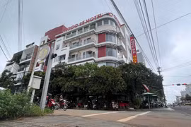 Phòng Cảnh sát Hình sự vừa triệt phá tụ điểm mại dâm ở khách sạn Ngọc Sê. Ảnh: Văn Ngọc