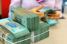 Giao dịch “chui” cổ phiếu, 2 cá nhân bị phạt 187,5 triệu đồng