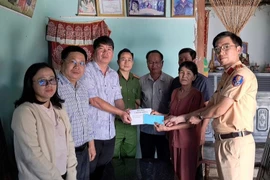 Thăm 2 gia đình nạn nhân tử vong vì tai nạn giao thông có hoàn cảnh khó khăn.