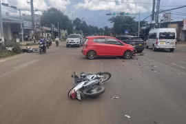 Hiện trường vụ tai nạn khiến 3 người bị thương.