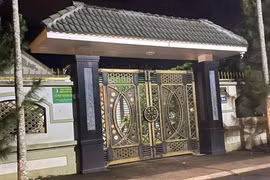 Lực lượng Công an đã thu giữ nhiều nguyên liệu nghi làm cà phê giả tại cơ sở trên đường Mạc Đăng Dung (phường Hội Phú). 