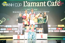 Tay săn giải cừ khôi của làng Pickleball phố núi. 