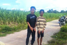 Các đối tượng lợi dụng khu vực hoang vắng để cướp giật điện thoại.