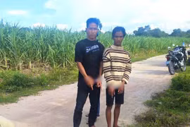 Các đối tượng lợi dụng khu vực hoang vắng để cướp giật điện thoại.