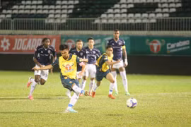 Hoàng Anh Gia Lai và B.Bình Dương bất phân thắng bại trận ra quân giải giao hữu