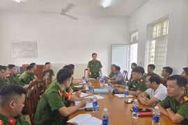 Thăm, động viên lực lượng PCCC tham gia xây dựng nhà ở cho hộ khó khăn