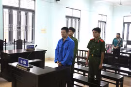 Hội đồng xét xử tuyên phạt bị cáo Tuấn mức án 1 năm 6 tháng tù. Ảnh: Văn Ngọc