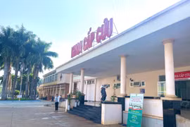 Gia Lai: Nam thanh niên bị dập nát bàn tay vì bếp ga mini phát nổ lúc đang nấu ăn