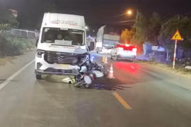 Va chạm với xe khách trên quốc lộ 19, người đàn ông đi xe máy tử vong.