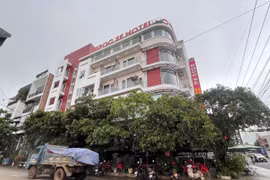 Các đối tượng khai nhận khách sạn Ngọc Sê đã hoạt động mại dâm từ khoảng tháng 3-2025. Ảnh: Văn Ngọc