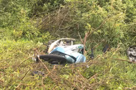 Đi xe máy lao xuống ruộng trong đêm, 2 người tử vong