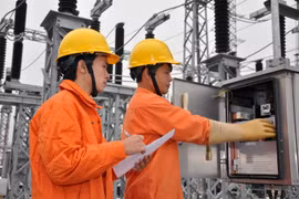 Giá bán lẻ điện điện sinh hoạt cao nhất gần 4.000 đồng/kWh