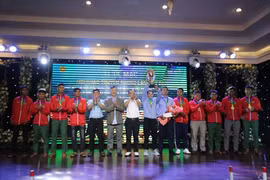 Trao 4 bộ huy chương tại Hội thao chào mừng Ngày thành lập Quân đội nhân dân Việt Nam