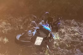 Tông vào cọc tiêu bên quốc lộ 25, nam thanh niên tử vong