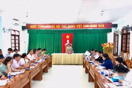 Đoàn giám sát HĐND tỉnh giám sát tại thị xã Ayun Pa về “việc cấp giấy chứng nhận quyền sử dụng đất cho các đối tượng được hỗ trợ đất ở, nhà ở, đất sản xuất thuộc Chương trình MTQG phát