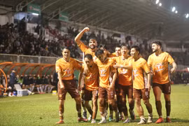 Hoàng Anh Gia Lai đánh rơi chiến thắng phút bù giờ