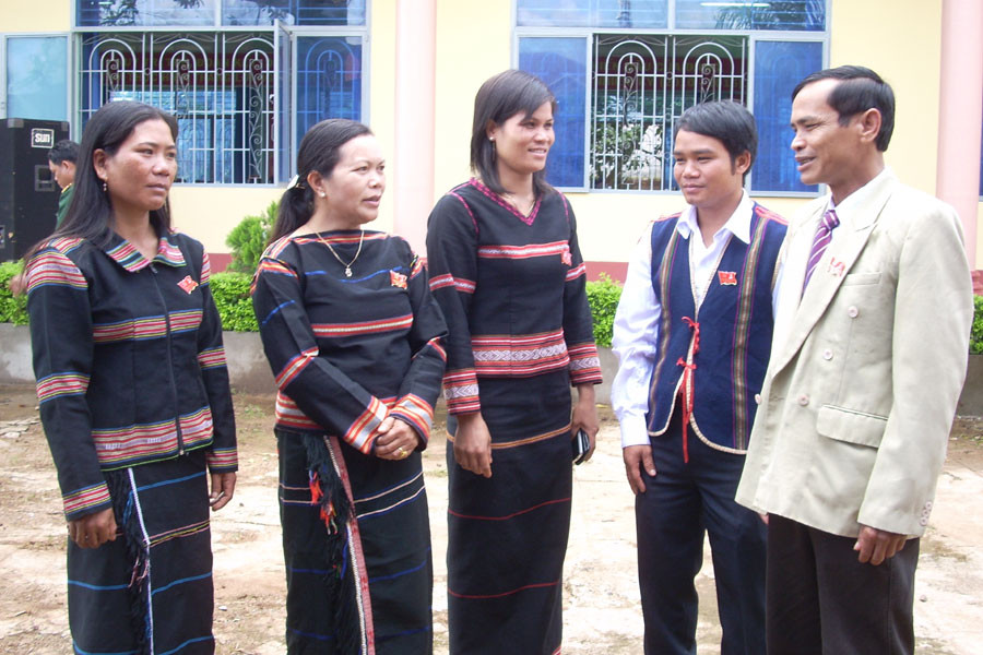 Đảng viên người dân tộc thiểu số huyện Chư Sê. Ảnh: T.N Đảng viên người dân tộc thiểu số huyện Chư Sê. Ảnh: T.N