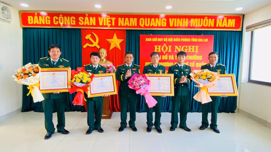 glo-trao-huan-chuong-bdbp.jpg
