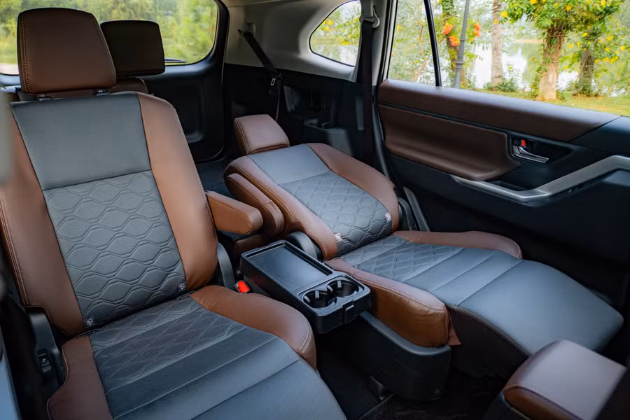 glo-toyota-innova-cross-4.jpg