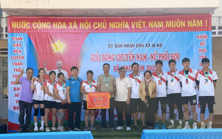 glo-bong-chuyen-iako-3.jpg