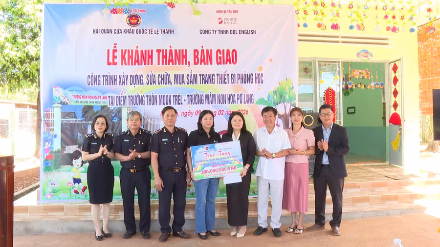 glo-ban-giao-diem-truong-1.jpg