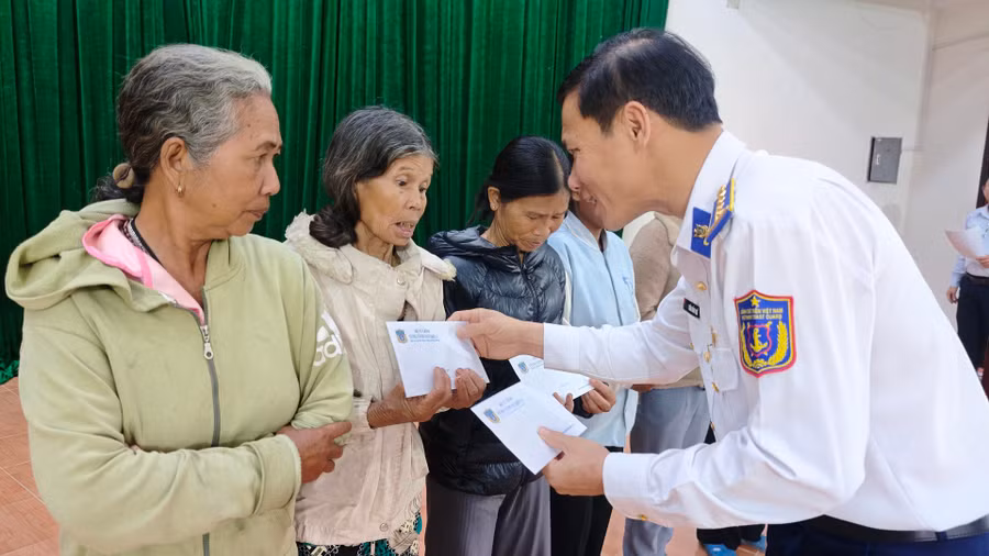 glo-canh-sat-bien-7.jpg
