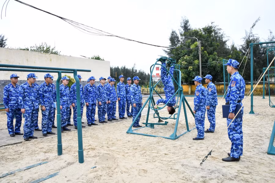 glo-canh-sat-bien-2.jpg