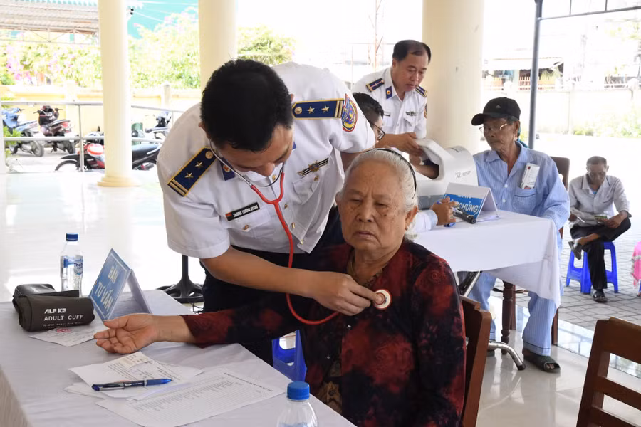 glo-canh-sat-bien-5.jpg