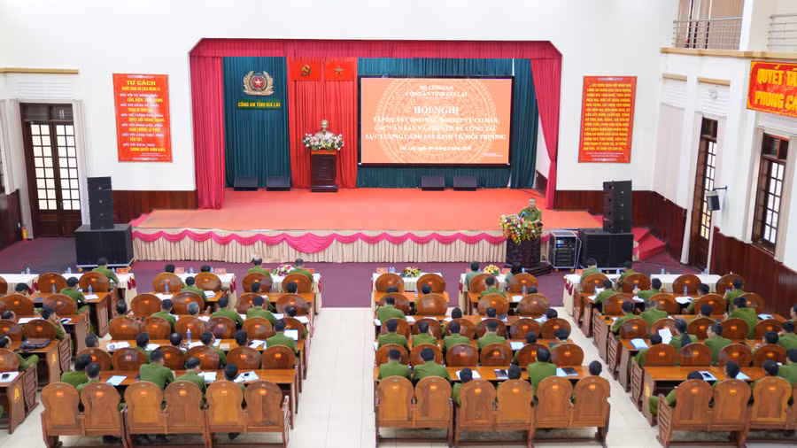 glo-tap-huan-cong-an-1.jpg