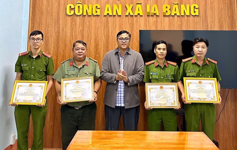 glo-ia-bang-khen-thuong.jpg