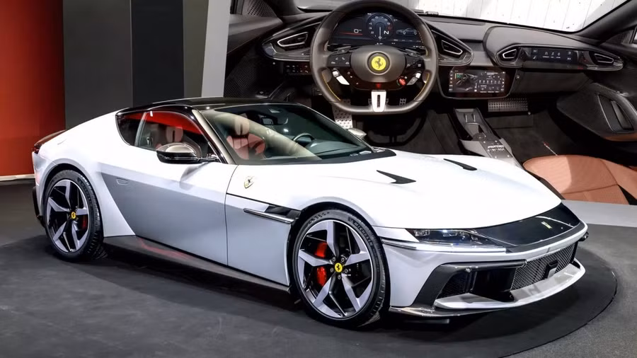 glo-ferrari-1.jpg