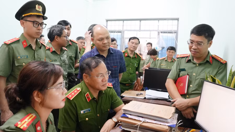 glo-thu-truong-nguyen-van-long-2.jpg