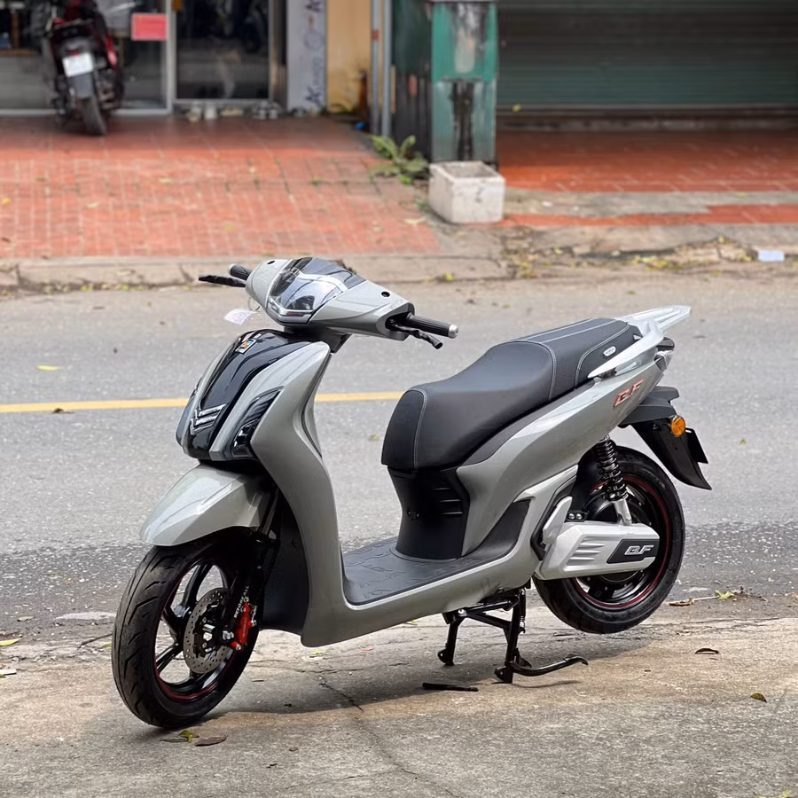 glo-xe-dien-moi-thiet-ke-nhu-honda-sh-1.jpg