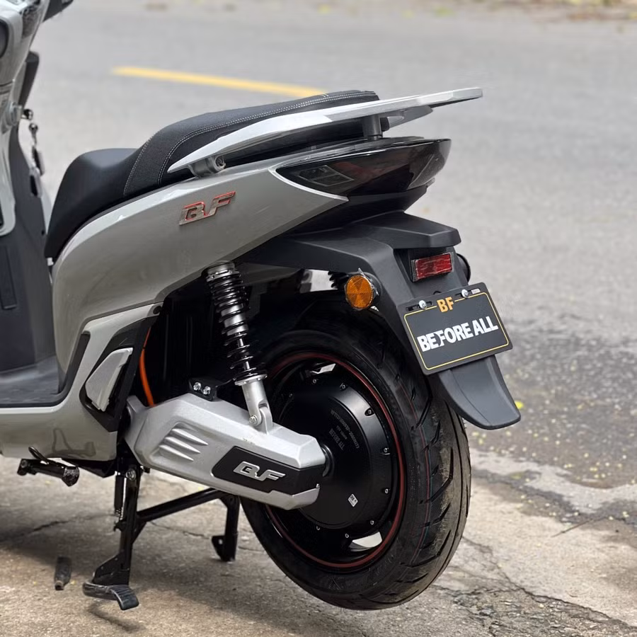 glo-xe-dien-moi-thiet-ke-nhu-honda-sh-2.jpg