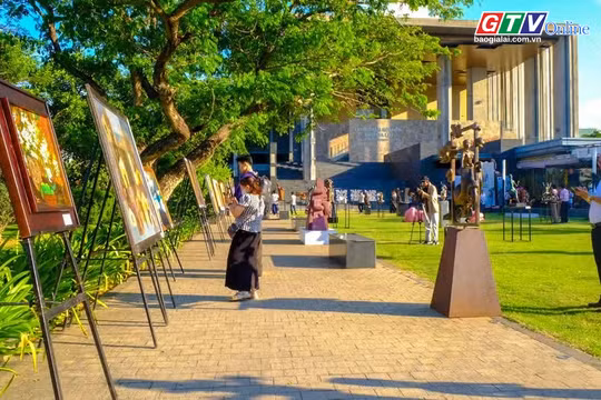 Giao hòa 2: Kết nối tiếng nói nghệ thuật đến từ 2 vùng đất