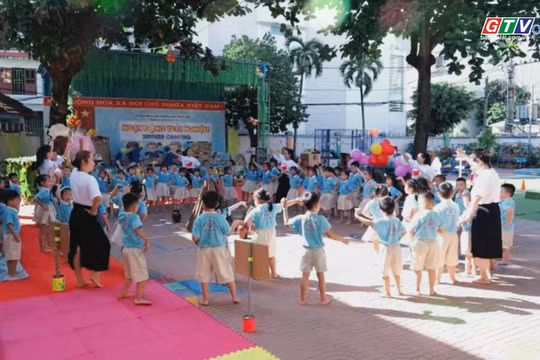 Lớp học không tường: Một ngày "cắm trại" ngay trong sân trường