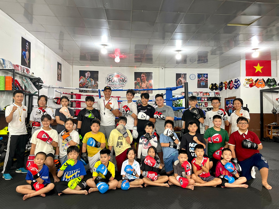 Thu hút đông đảo các lứa tuổi từ nhỏ đến lớn tham gia bộ môn thể thao Boxing. Ảnh: Bích Ngọc