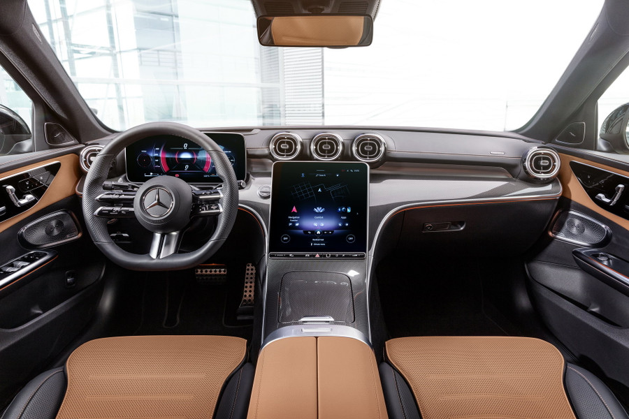 Bên trong Mercedes-Benz C-Class như chiếc S-Class thu nhỏ. Ảnh: ST